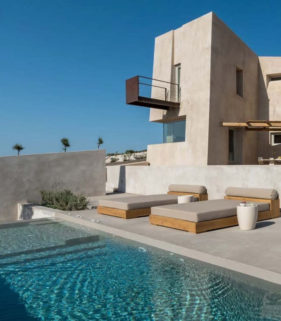 Villa with pool and micro cement finishes in the Mediterranean