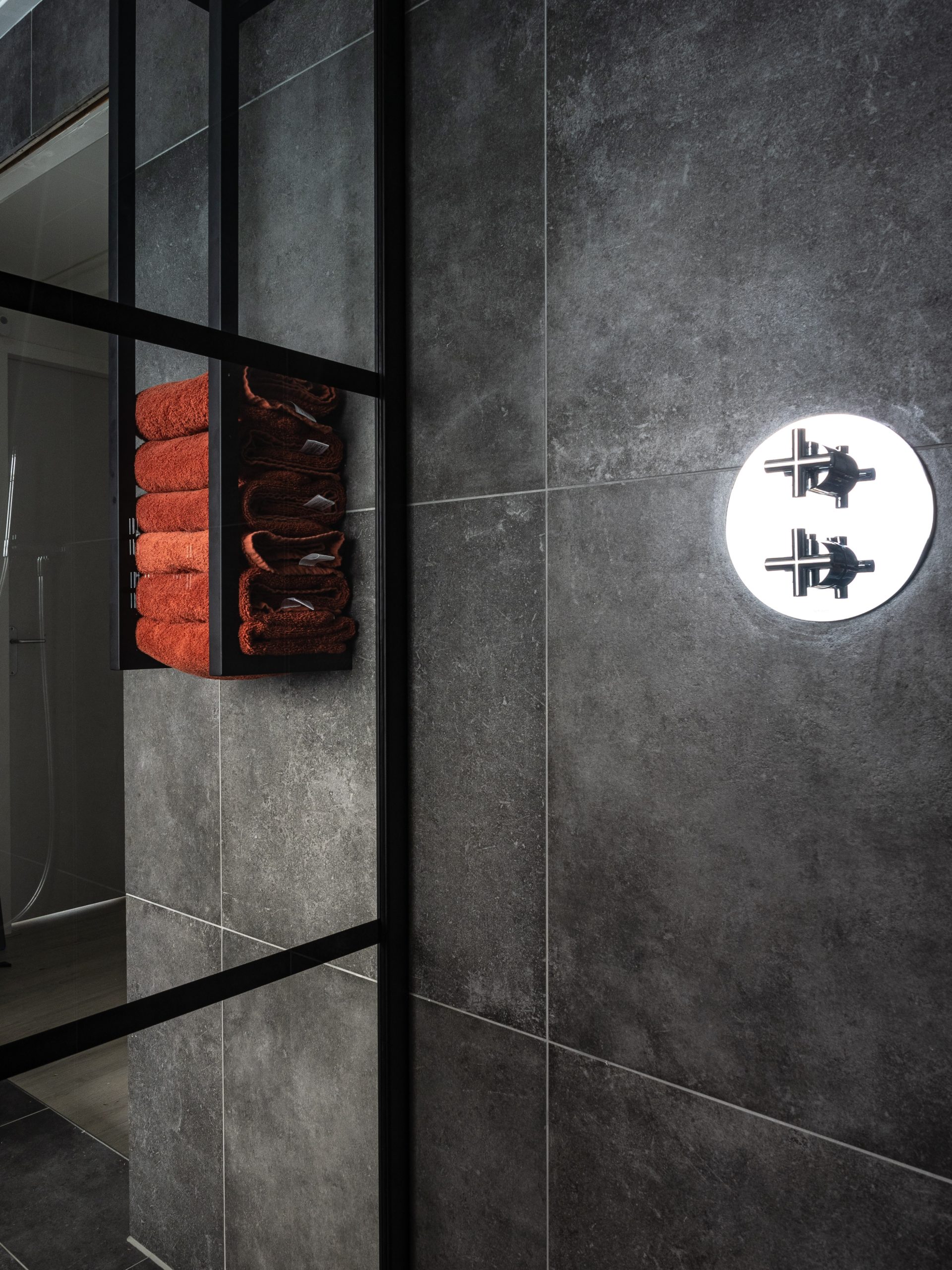 Seamless microcement bathroom finish in a Malta property
